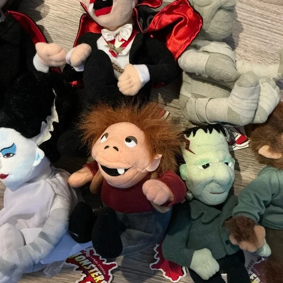 Lot of 7 Universal Studios Plush Monsters Dracula, Wolfman, Frankenstein,Phantom - Picture 3 of 4